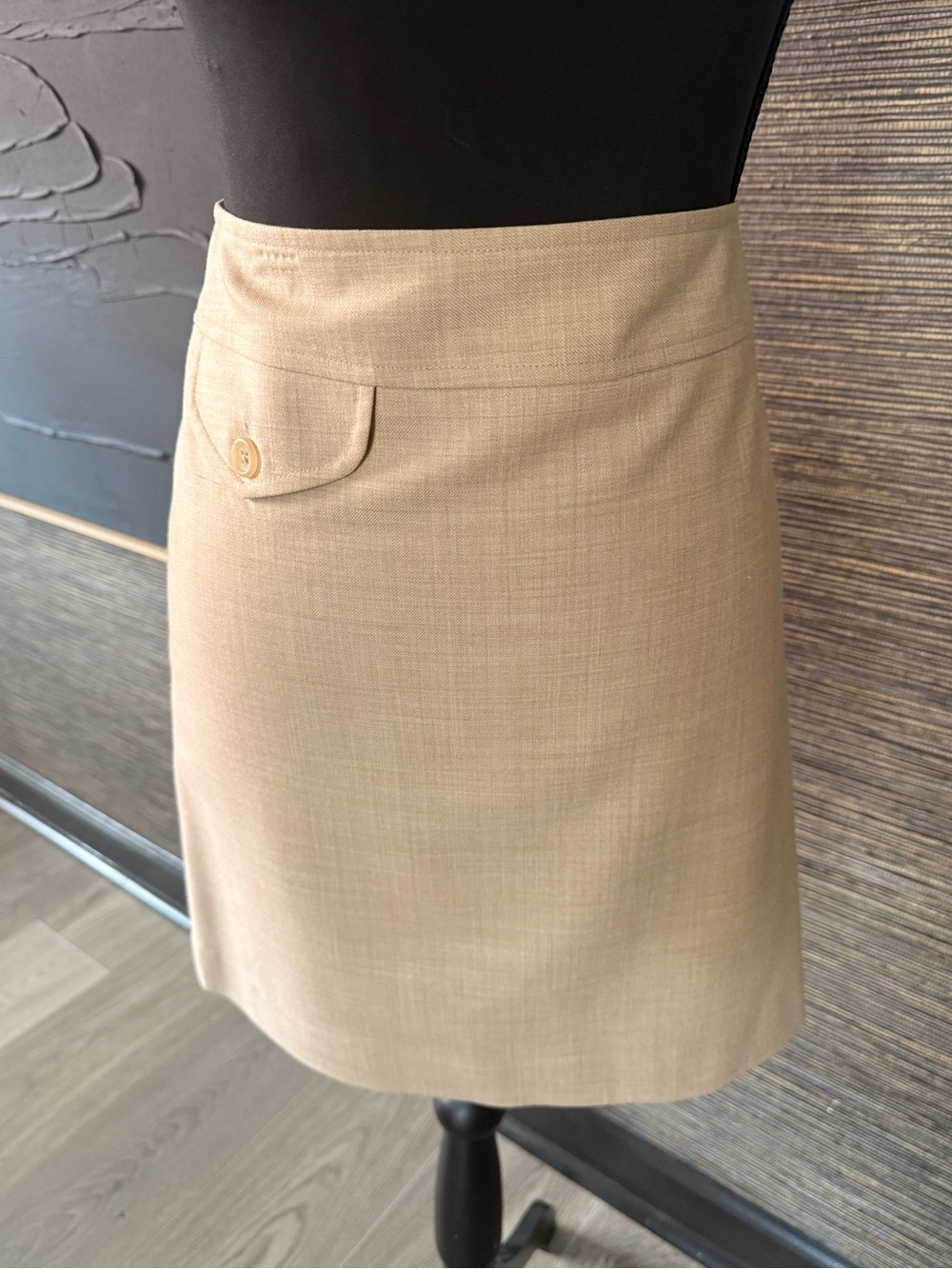 Banana Republic Cream Mini Skirt with Button-Tab Detail and fully lined